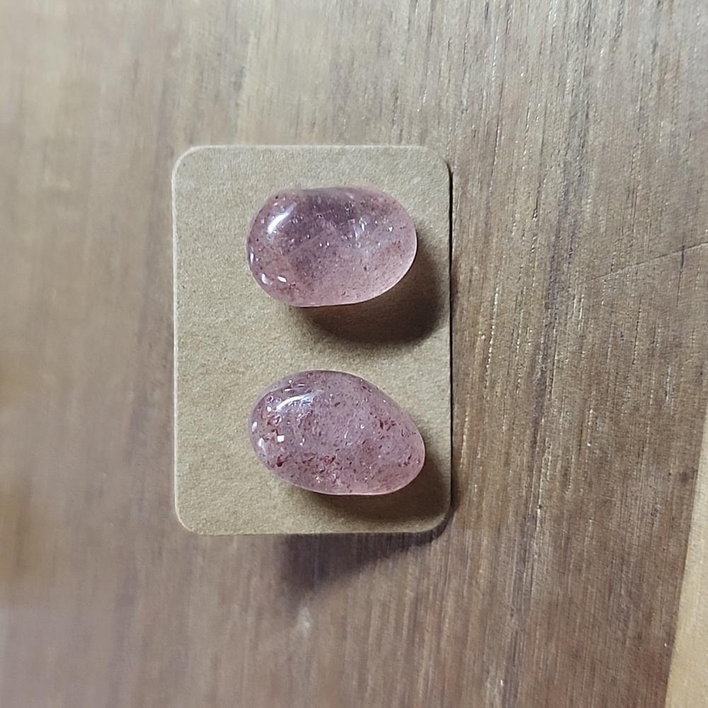 Strawberry Quartz Stud Earrings - Picture 5 of 6